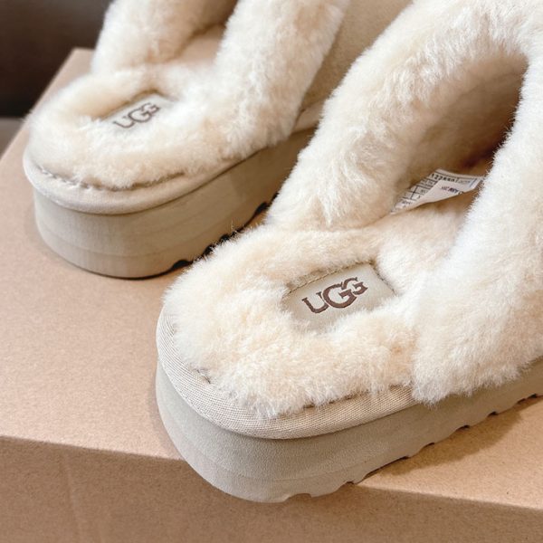 最高級UGGスーパーコピー UGGムートンサンダルコピー ugg ムートンサンダル 厚底 ホワイト 2514265 - 画像 (3)