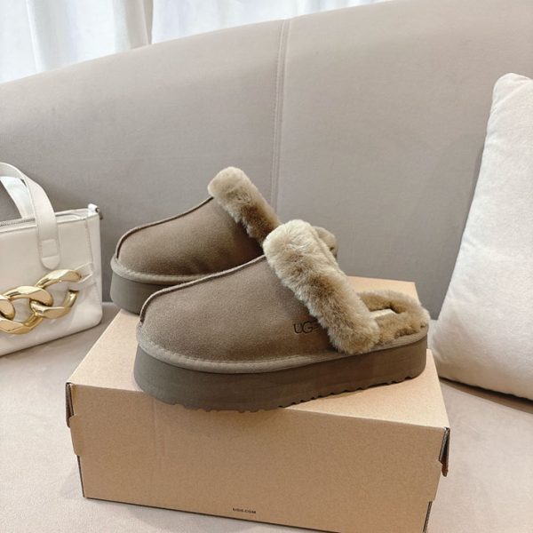 ugg ムートンサンダル 厚底