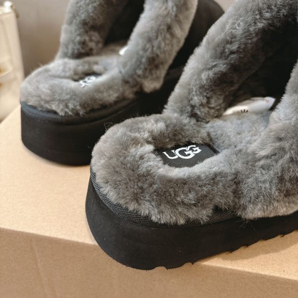 最高級UGGスーパーコピー UGGムートンサンダルコピー ugg ムートンサンダル 厚底 ブラック 2514267 - 画像 (3)