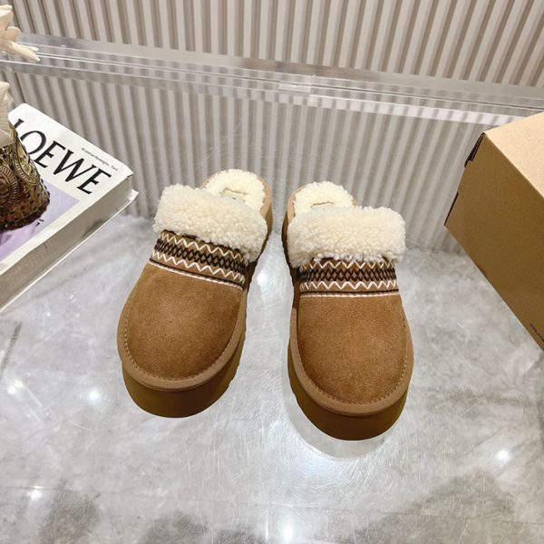 最高級UGGスーパーコピー UGGムートンサンダルコピー ugg ファーサンダル アウトレット チェスナット 2514271 - 画像 (9)