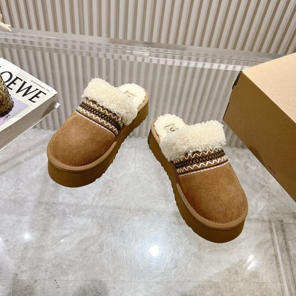 最高級UGGスーパーコピー UGGムートンサンダルコピー ugg ファーサンダル アウトレット チェスナット 2514271 - 画像 (6)