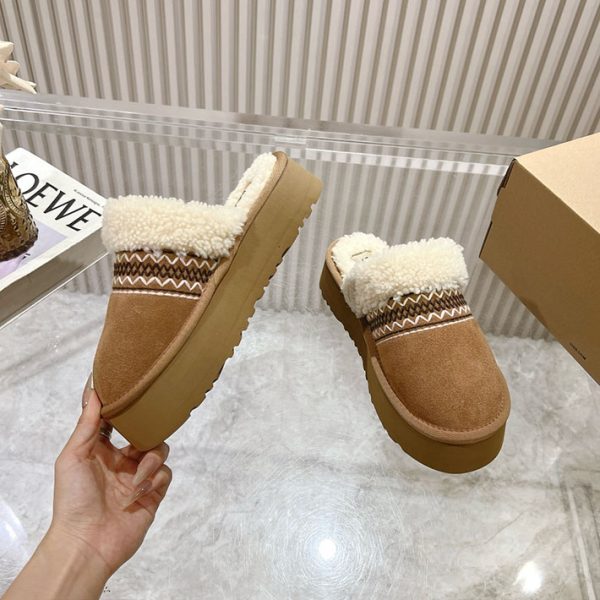 最高級UGGスーパーコピー UGGムートンサンダルコピー ugg ファーサンダル アウトレット チェスナット 2514271 - 画像 (4)