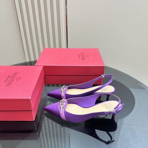 VALENTINO パンプス 歩きやすい ローヒール