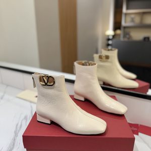 VALENTINO ミドルブーツ レディース 歩きやすい