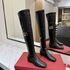 VALENTINO レディース 今年 ブーツを 買う なら 2025