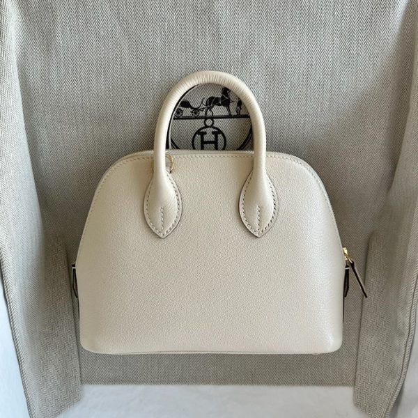 ポーチ 可愛い ブランド 安い HERMES ボリード1923 ミニ ナタ シェブルミゾル ゴールド金具 2025定価 2513328 - 画像 (2)