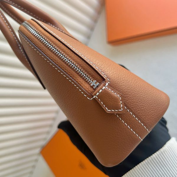 ポーチ 可愛い ブランド 安い HERMES ボリード1923 ミニ ゴールド エバーカラー ゴールド金具 2025定価 2513333 - 画像 (4)