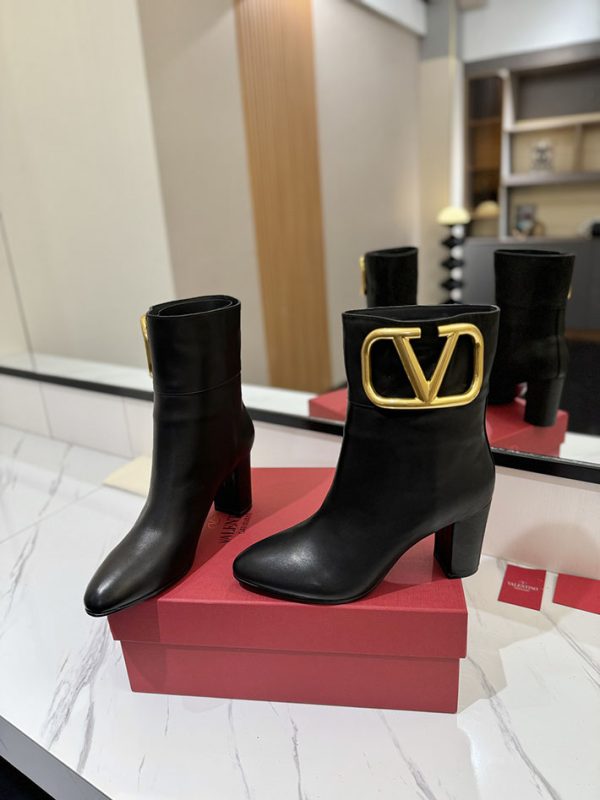 最高級ヴァレンティノスーパーコピー靴 ヴァレンティノブーツコピー VALENTINO ショートブーツ レディース 人気ブランド 2412335 ブラック - 画像 (5)