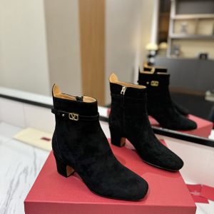 VALENTINO ローヒールショートブーツ