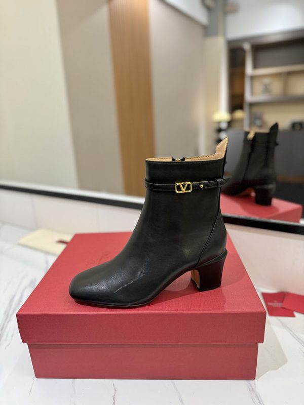 最高級ヴァレンティノスーパーコピー靴 ヴァレンティノブーツコピー VALENTINO ローヒールショートブーツ 2412350 ブラック - 画像 (7)