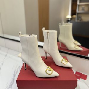 VALENTINO ブーティ 歩きやすい ブランド