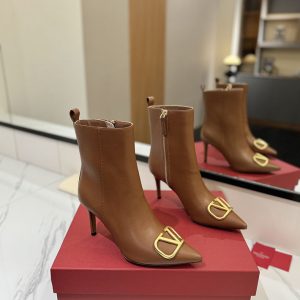 VALENTINO ブーティ 歩きやすい ブランド