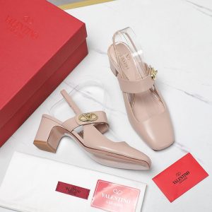 VALENTINO ヒール サンダル 歩きやすい