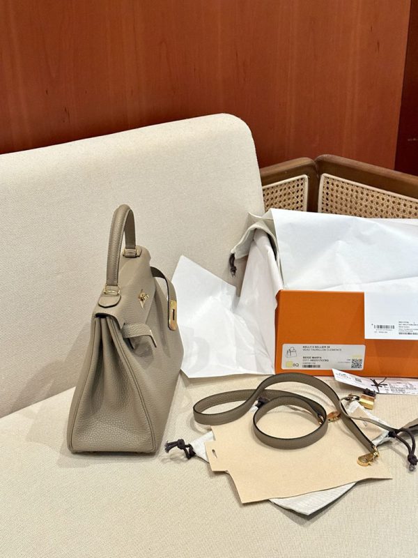 ケリー 内縫い 外縫い 人気 エルメス HERMES ケリー28 内縫い ベージュマルファ トゴ ゴールド金具 2412855 - 画像 (4)