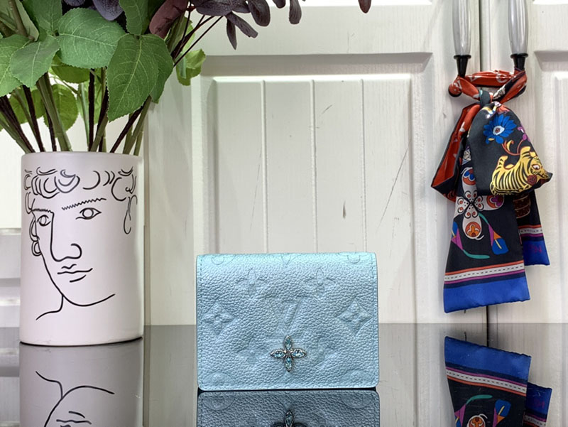 ルイヴィトン 定期入れ 二つ折り