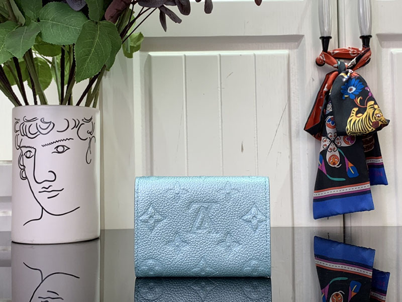 ルイヴィトン 定期入れ 二つ折り カードケース アンヴェロップ・カルト ドゥ ヴィジット アズール・フロスト M12177 グレインレザー 2025新作 - 画像 (8)