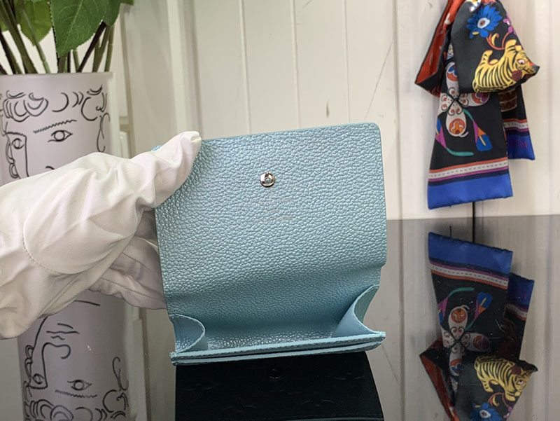 ルイヴィトン 定期入れ 二つ折り カードケース アンヴェロップ・カルト ドゥ ヴィジット アズール・フロスト M12177 グレインレザー 2025新作 - 画像 (3)