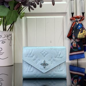 ルイヴィトン 定期入れ 二つ折り