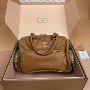 ミュウミュウ バッグ アウトレット