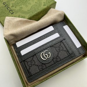グッチ カードケースウォレット 使い勝手