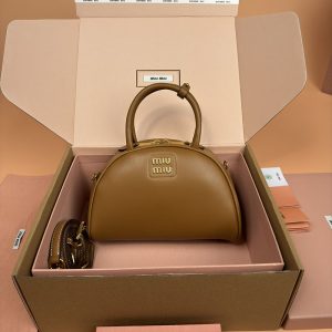 miumiu バッグ安い