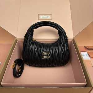 miumiu バッグ安い