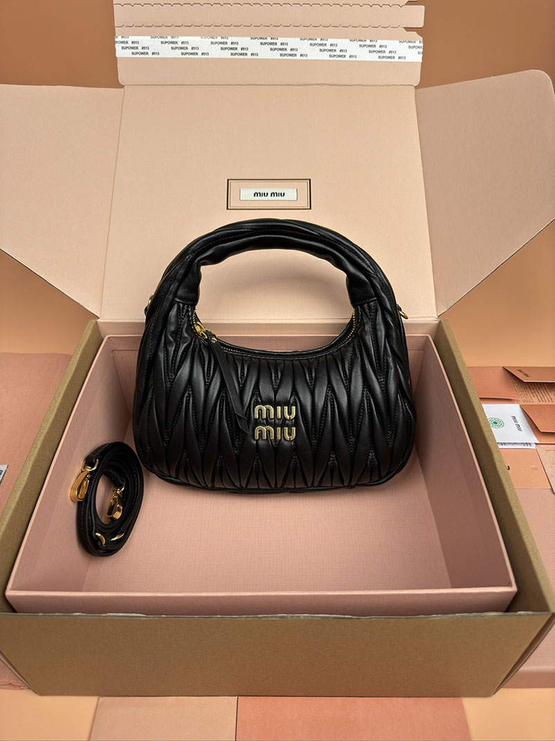 miumiu バッグ安い
