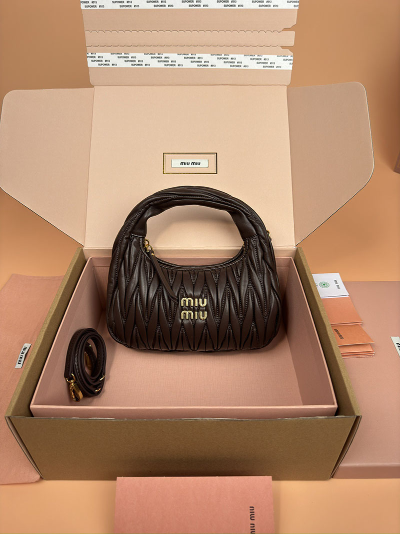 miumiu バッグ安い