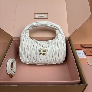 ミュウミュウ バッグ 人気