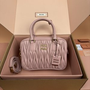 ミュウミュウ バッグ 人気