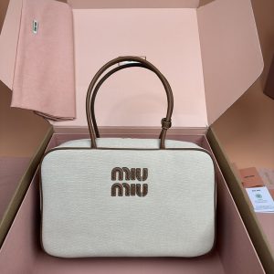 miumiu バッグセール