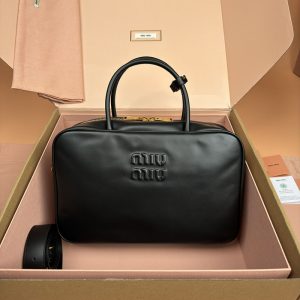 miumiu バッグ モコモコ