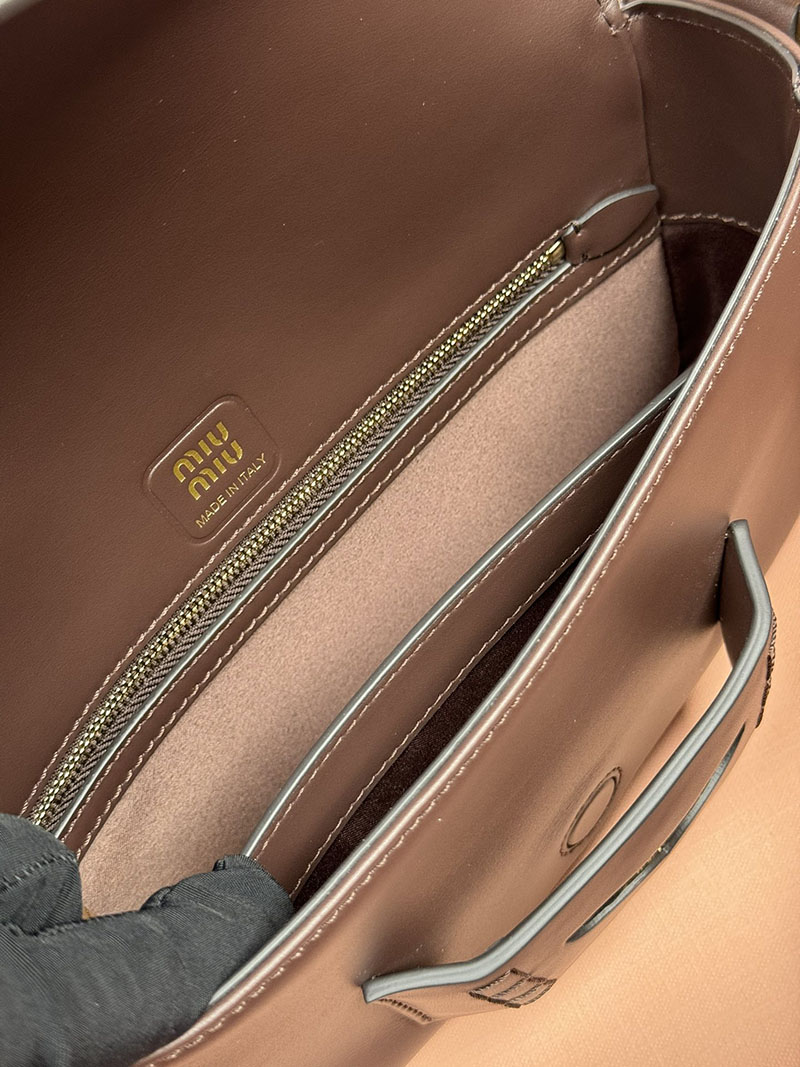 MiuMiu ペニー レザー バッグ ブラウン 5BD270_ACRM_F0NBL_V_OOO ゴールド金具 ホーボーバッグ miumiu - 画像 (2)