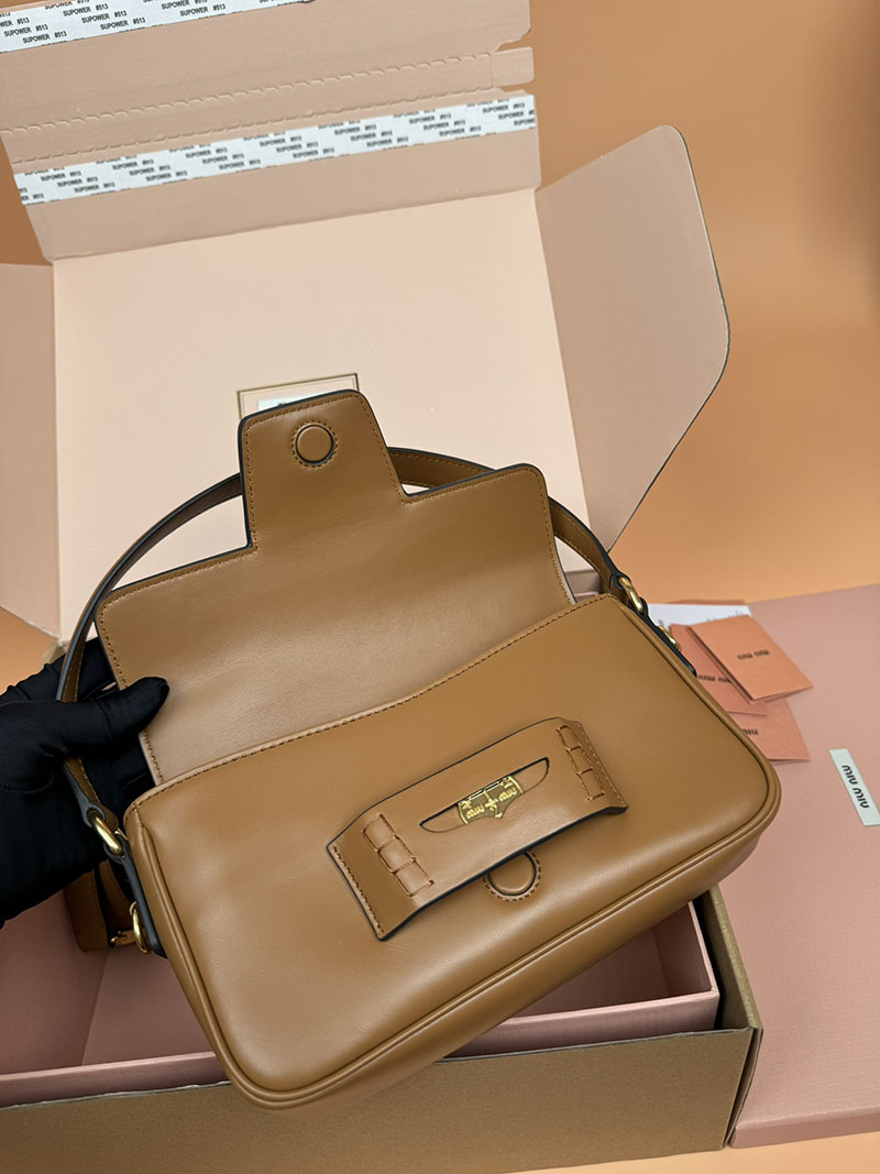 MiuMiu ペニー レザー バッグ コニャック 5BD270_ACRM_F0046_V_OOO ゴールド金具 ホーボーバッグ miumiu - 画像 (4)