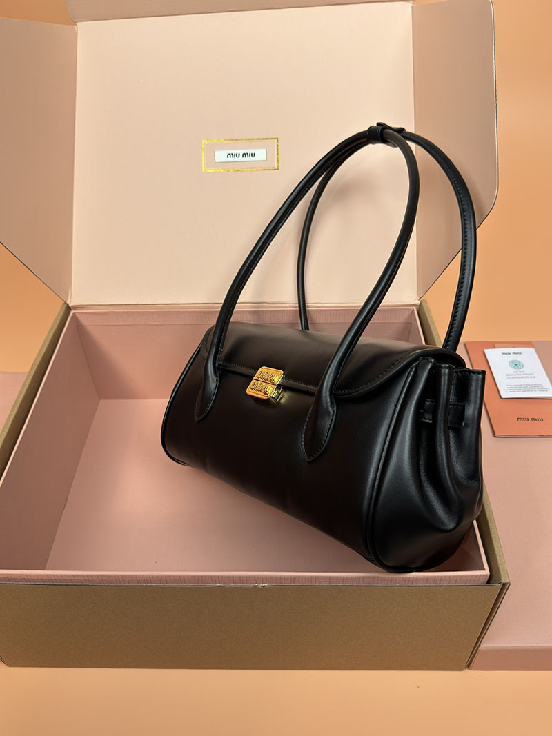 MiuMiu レザー ショルダーバッグ ブラック 5BD265_2CRM_F0002_V_OOO ゴールド金具 ホーボーバッグ レディース - 画像 (5)