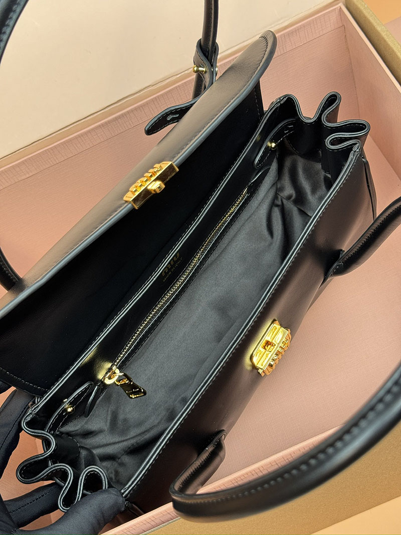 MiuMiu レザー ショルダーバッグ ブラック 5BD265_2CRM_F0002_V_OOO ゴールド金具 ホーボーバッグ レディース - 画像 (3)