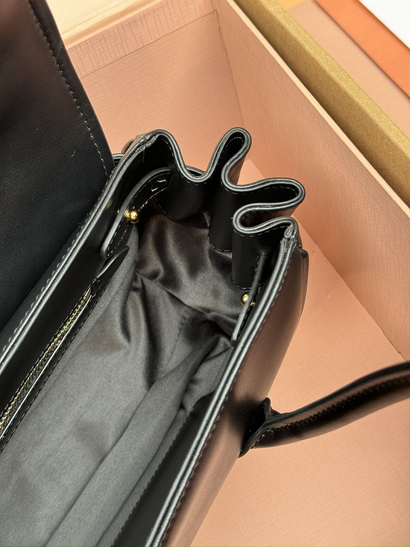 MiuMiu レザー ショルダーバッグ ブラック 5BD265_2CRM_F0002_V_OOO ゴールド金具 ホーボーバッグ レディース - 画像 (2)