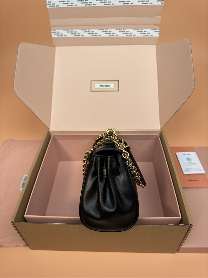 MiuMiu レザー ショルダーバッグ ブラック 5BD266_2CRM_F0002_V_OOO ゴールド金具 miumiu ショルダーバッグ アウトレット - 画像 (9)