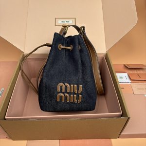 miumiu ナッパレザー ショルダーバッグ