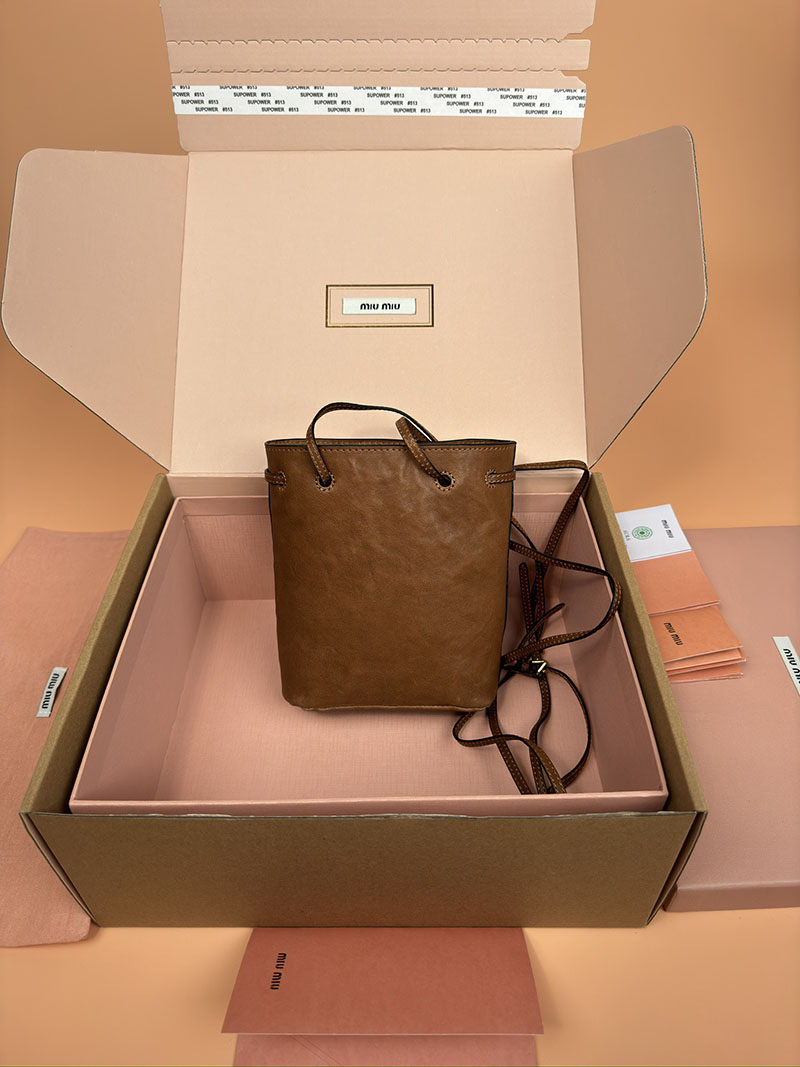 MiuMiu ナッパレザー ミニバッグ ブラウン 5NF460_EFX_F0316 ゴールド金具 これから 流行るバッグ - 画像 (8)