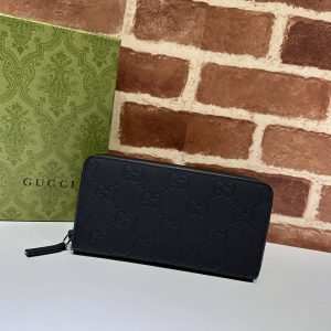 男性が持っ てい てかっこいい財布