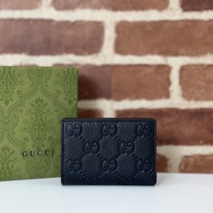 男性が持っ てい てかっこいい財布