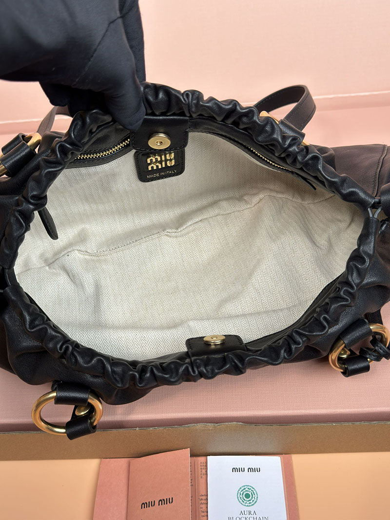 MiuMiu ジョワ ナッパレザー バッグ ブラック 5BG289_2CSW_F0002_V_MOO ゴールド金具 今流行りのバック ブランド - 画像 (2)