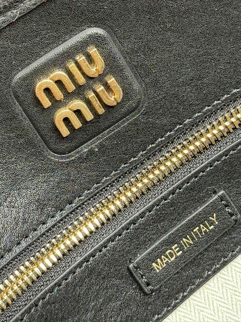 MiuMiu アバンチュール ナッパレザー バッグ ブラック 5BG291_2BBL_F0002_V_OON ゴールド金具 ブランドバッグ アウトレット 店舗 - 画像 (3)