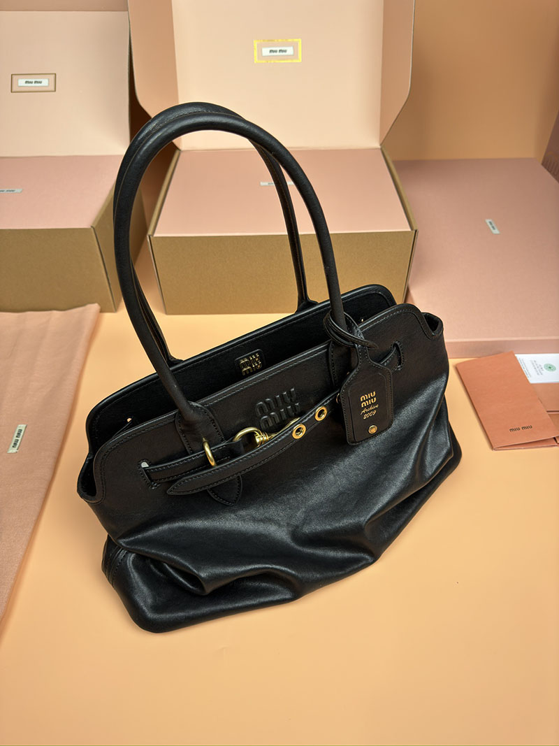 MiuMiu アバンチュール ナッパレザー バッグ ブラック 5BG291_2BBL_F0002_V_OON ゴールド金具 ブランドバッグ アウトレット 店舗 - 画像 (2)