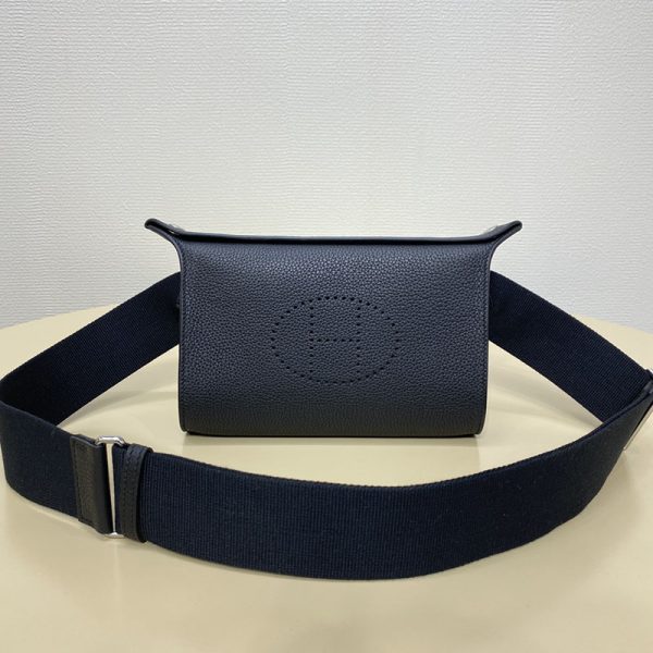 HERMES エルメス ヴィドポッシュ ブルーサフィール トゴ シルバー金具 2513444 エルメス メンズ ショルダーバッグ - 画像 (3)