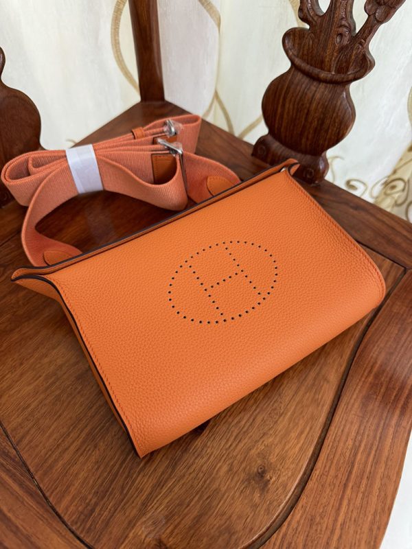 HERMES エルメス ヴィドポッシュ オレンジ トゴ シルバー金具 2513445 エルメス メンズ ショルダーバッグ - 画像 (7)