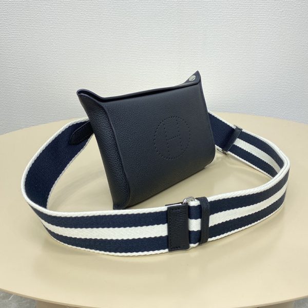 HERMES エルメス ヴィドポッシュ ブラック/ブルーニュイ/ホワイト トゴ シルバー金具 2513448 エルメス メンズ ショルダーバッグ - 画像 (4)