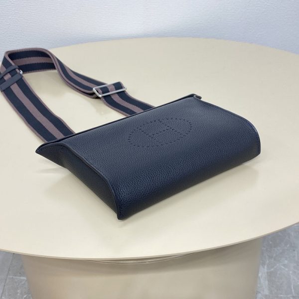 HERMES エルメス ヴィドポッシュ ブラック/ブルーニュイ/エトゥープ トゴ シルバー金具 2513449 エルメス メンズ ショルダーバッグ - 画像 (9)