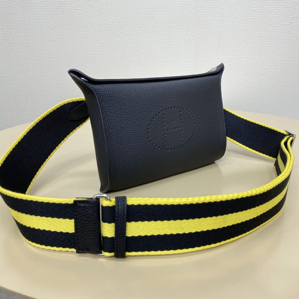 HERMES エルメス ヴィドポッシュ ブラック/ライム トゴ シルバー金具 2513450 エルメス メンズ ショルダーバッグ - 画像 (3)